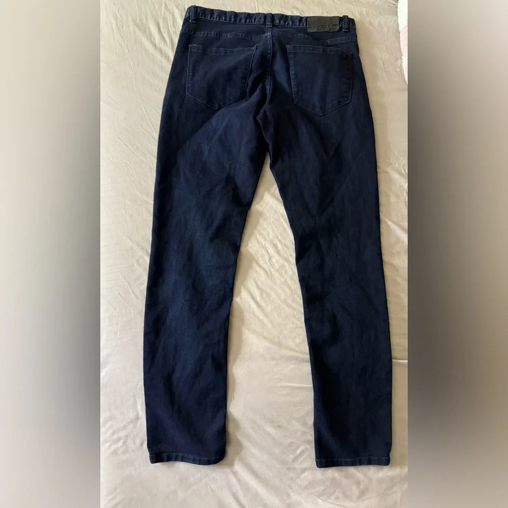 Perry Ellis stylish dark
